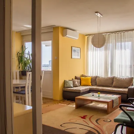 Sunny Apartment *