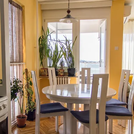 Sunny Apartment Belgrad
